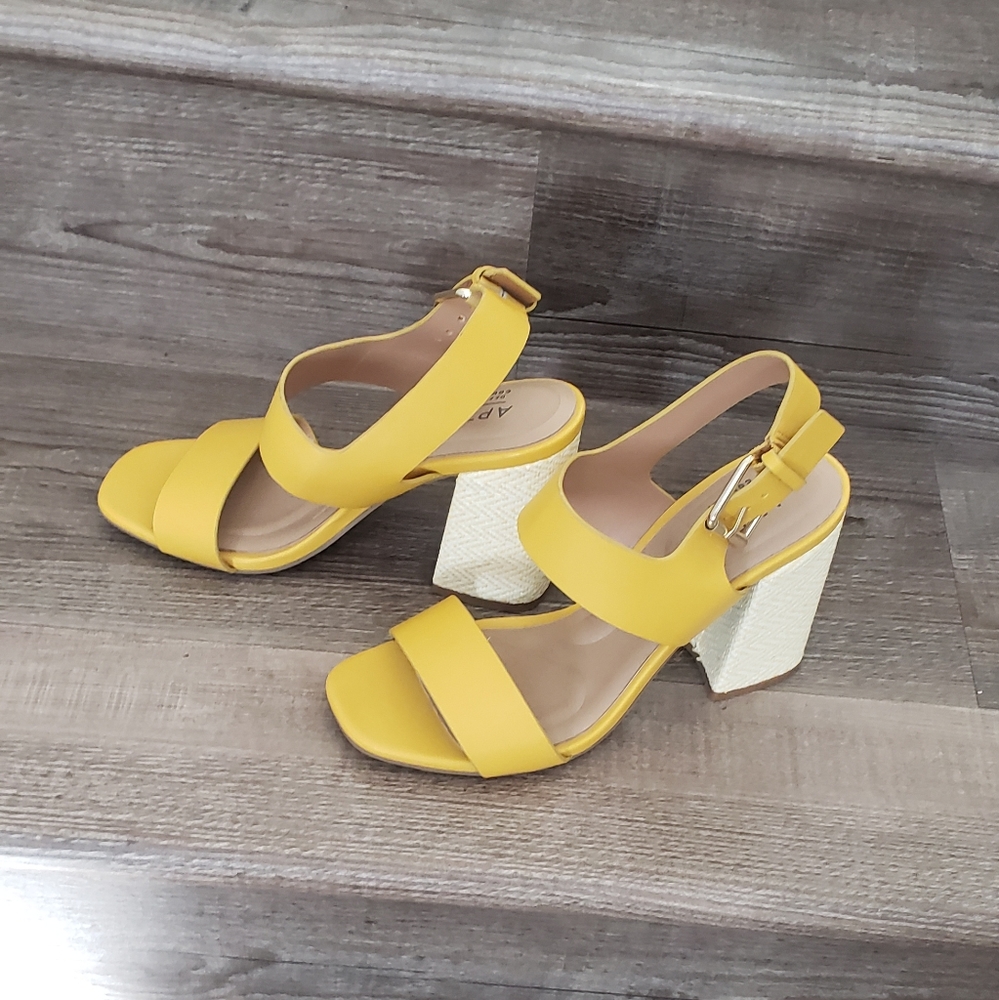 Apt. 9 chunky heeled yellow sandles size 7 NWT